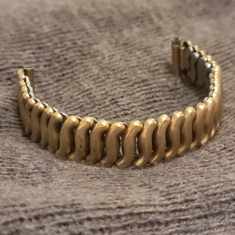 25mm JB Champion Gold Expansion Band – Mid-Century Wave Style – Mild Wear